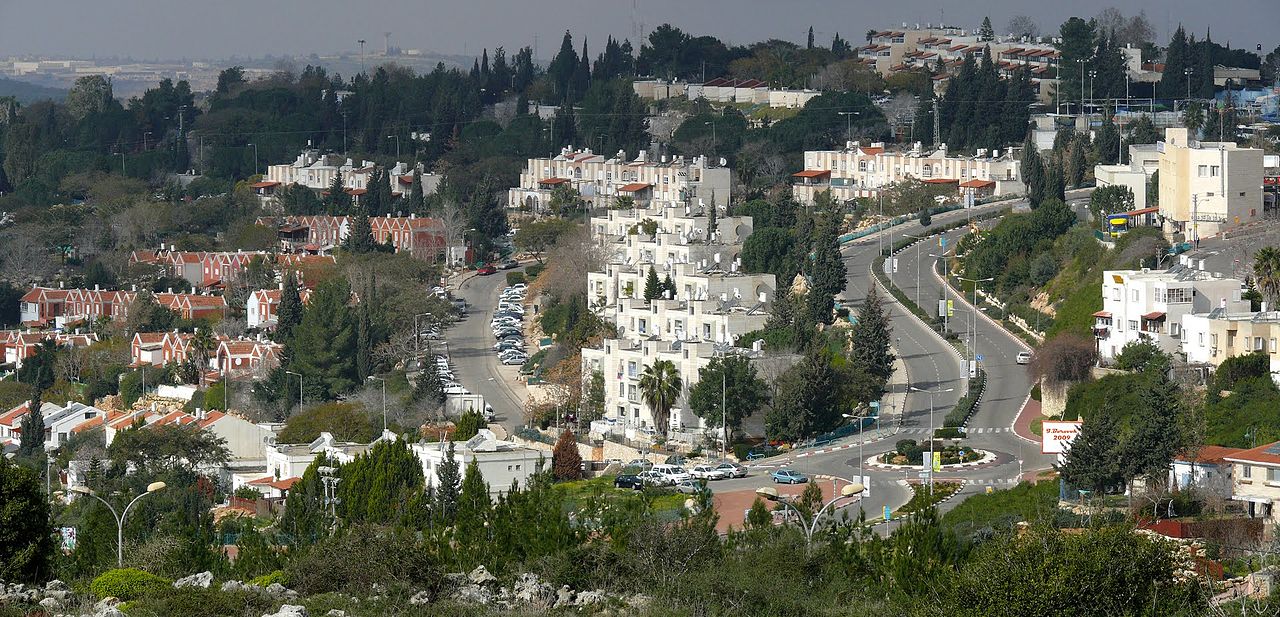 אריאל. אוכלוסיה מעורבת, ביקוש גבוה