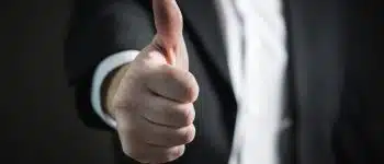 תמונת אווירה thumbs up